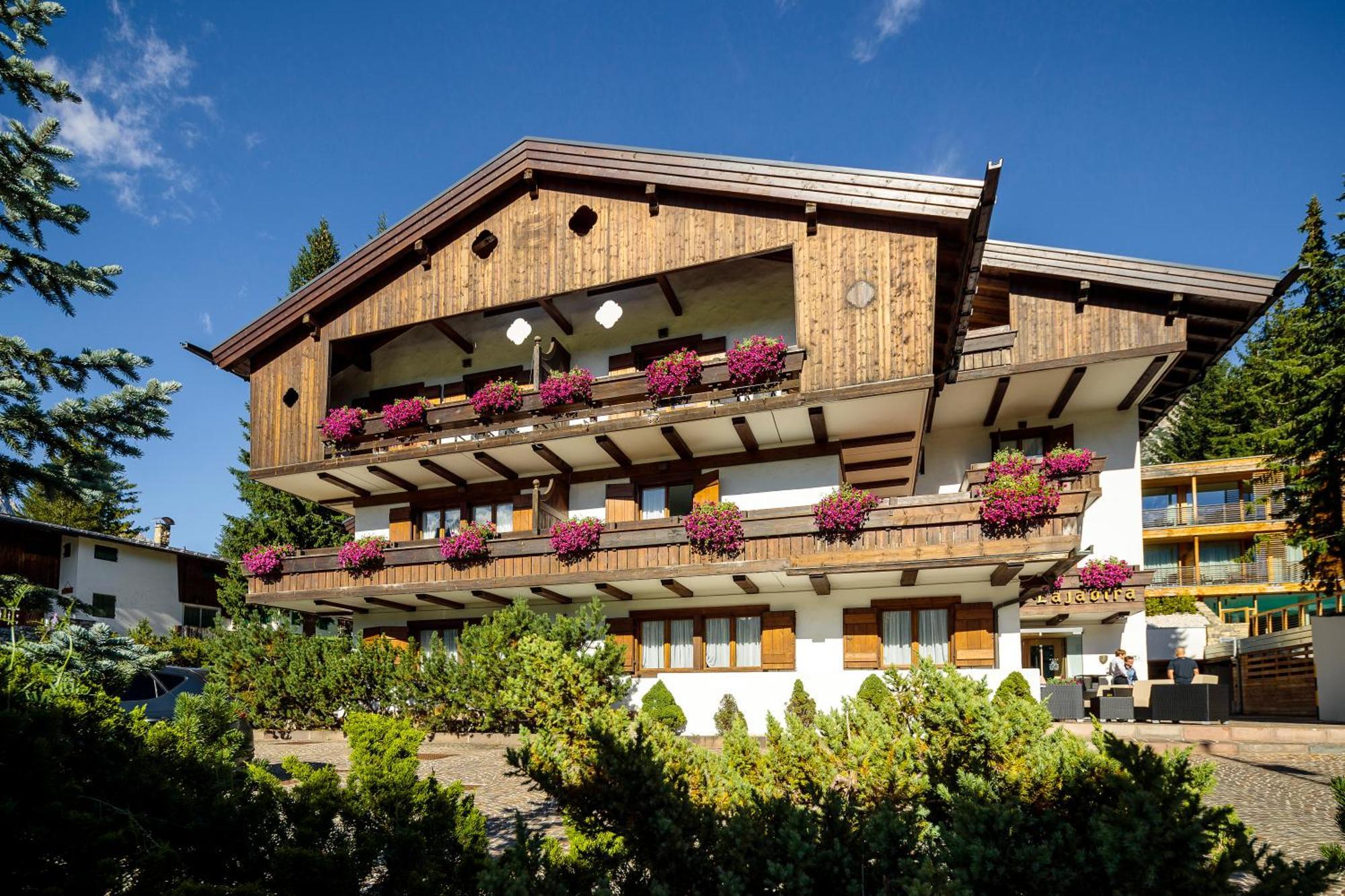 Hotel Lajadira & Spa Cortina dʼAmpezzo Eksteriør bilde